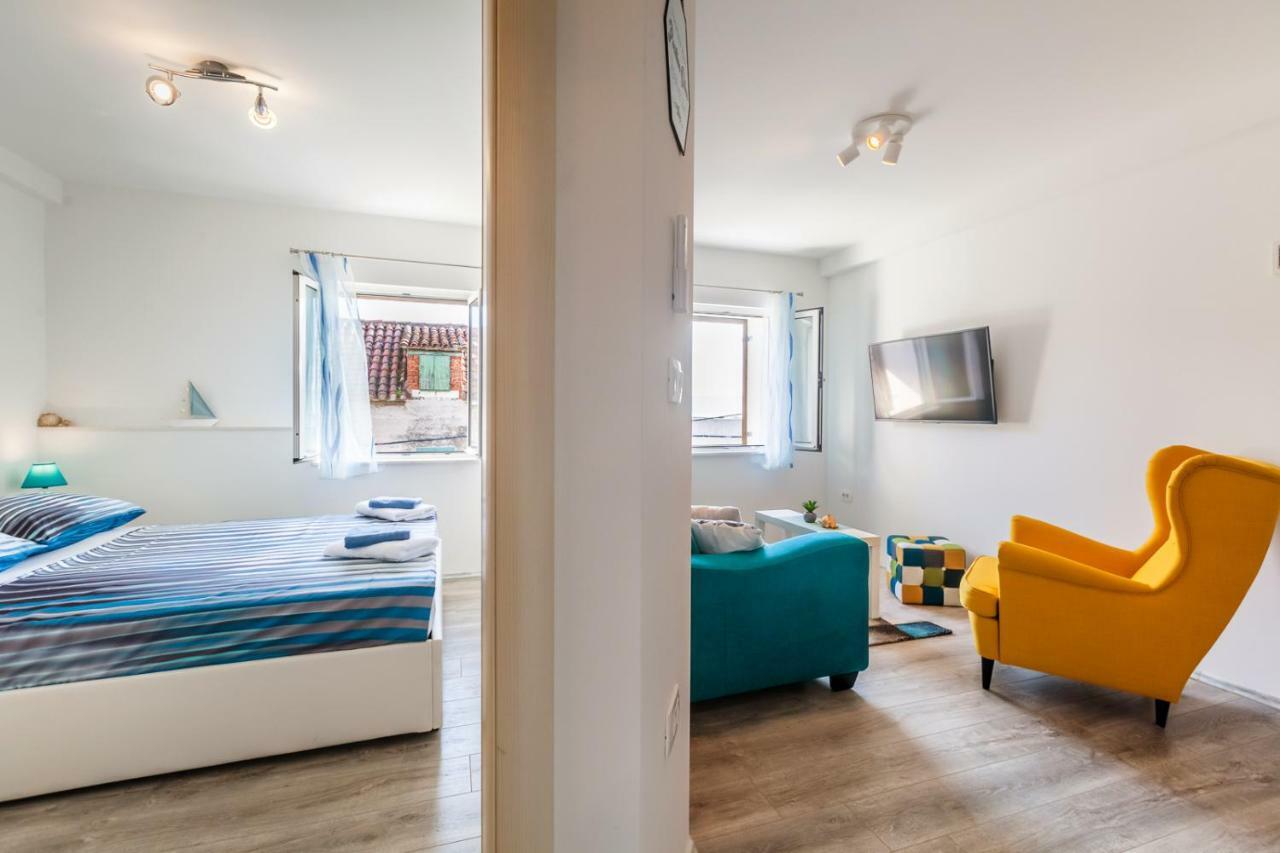 Apartments Mb Kaštela Exteriör bild